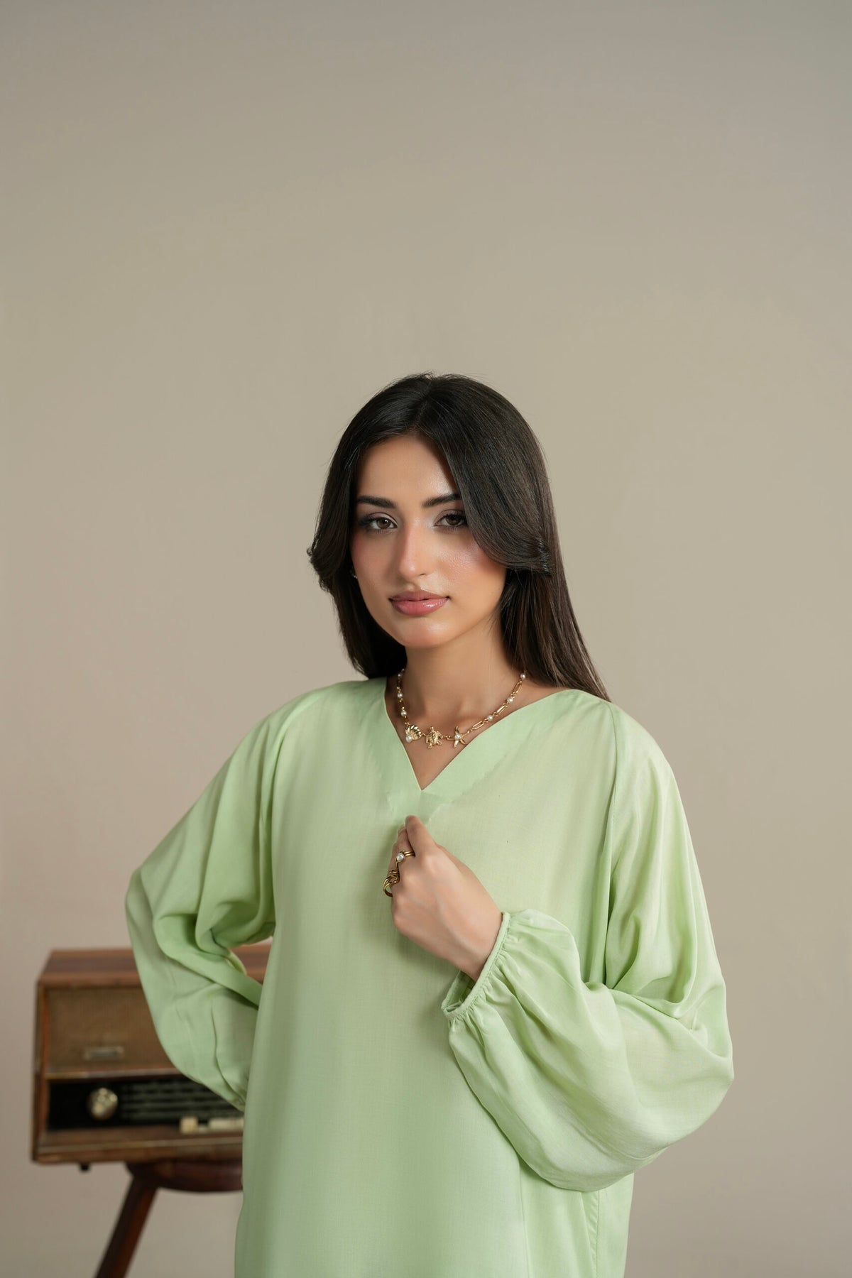 Matcha – V Neck Shirt Main image